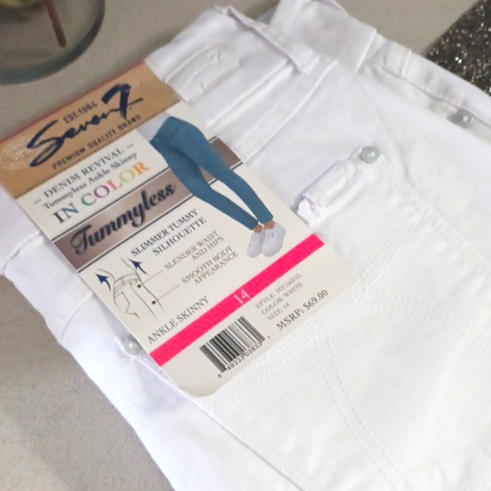 Seven7   White size 14 ankle skinny  Tummyless jeans